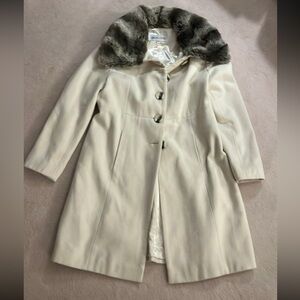 Simon Chang Vintage Cream Trench Coat with Faux Fur Collar